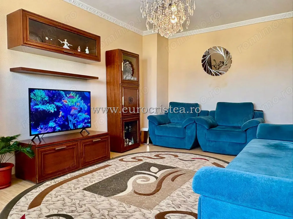 Apartament cu 3 camere de vânzare în Mangalia , 500m până la plajă 