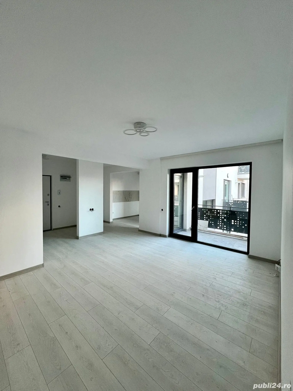 PF vand apartament 3 camere 