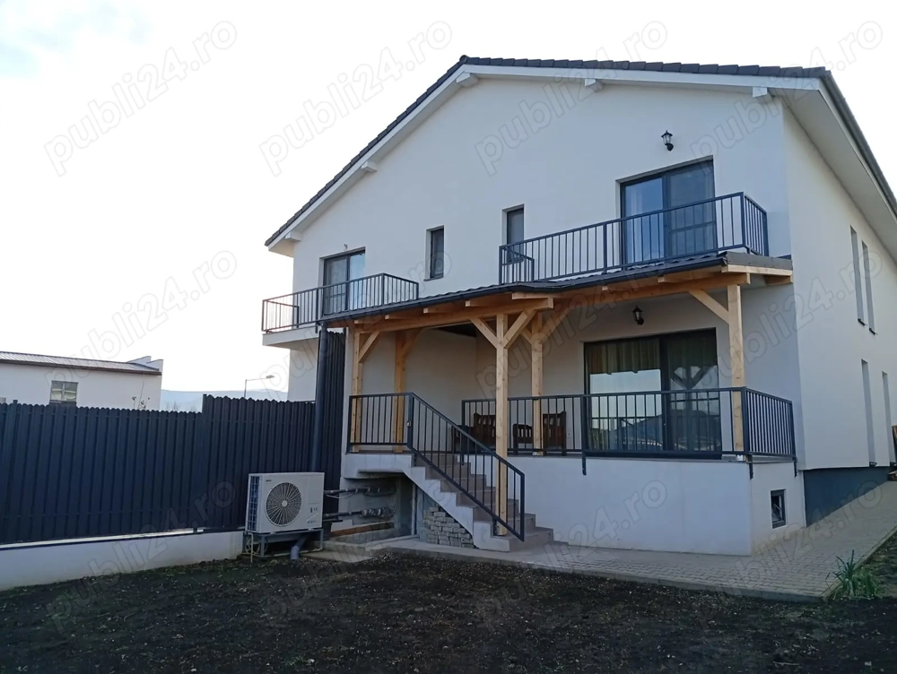 Casa 4 camere incalzire in pardoseala terasa acoperita pivnita pod inalt util pentru depozitare