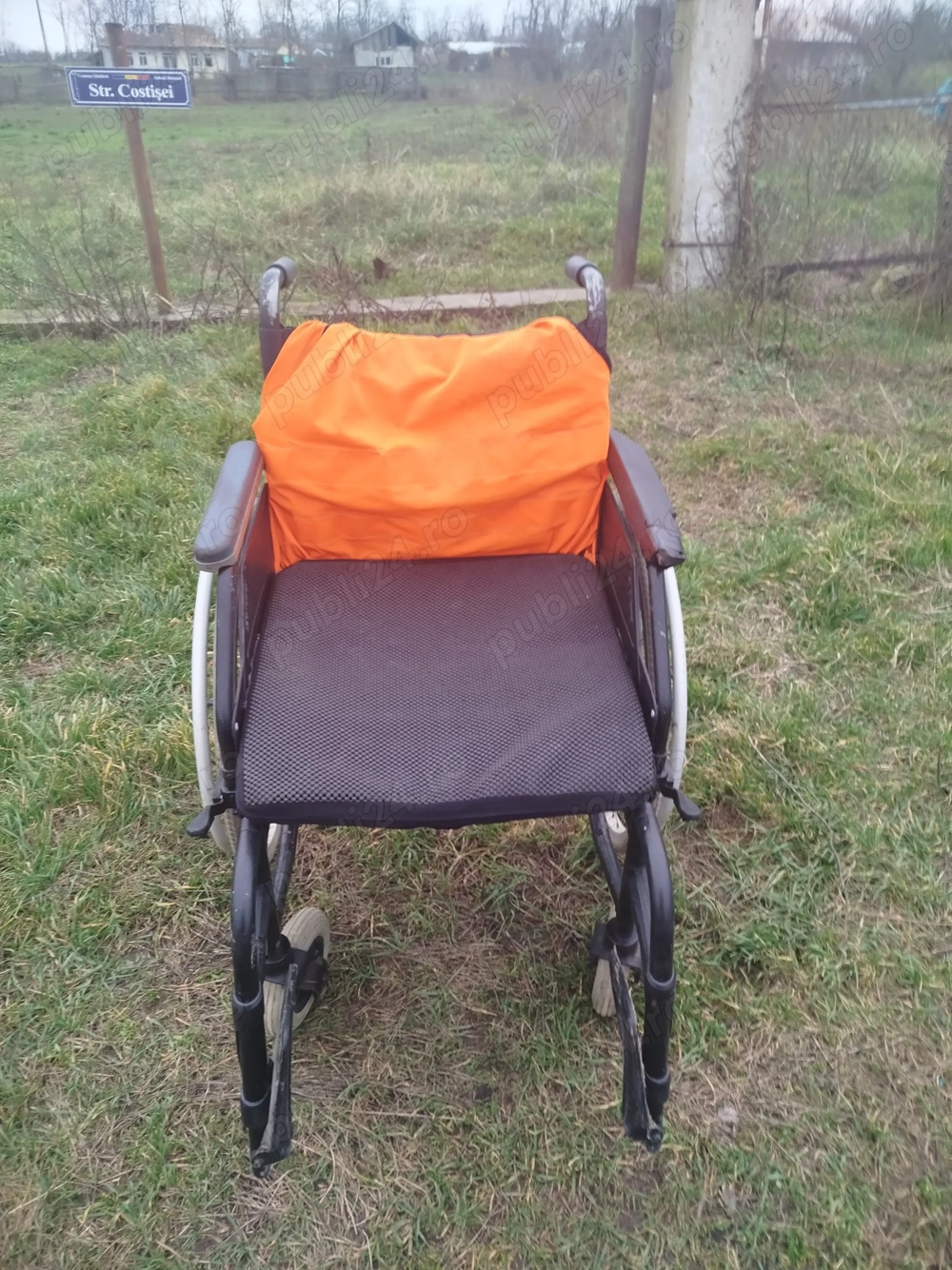 două scaune cu rotile la350 Lei bucata Stiubieni strada costișei 