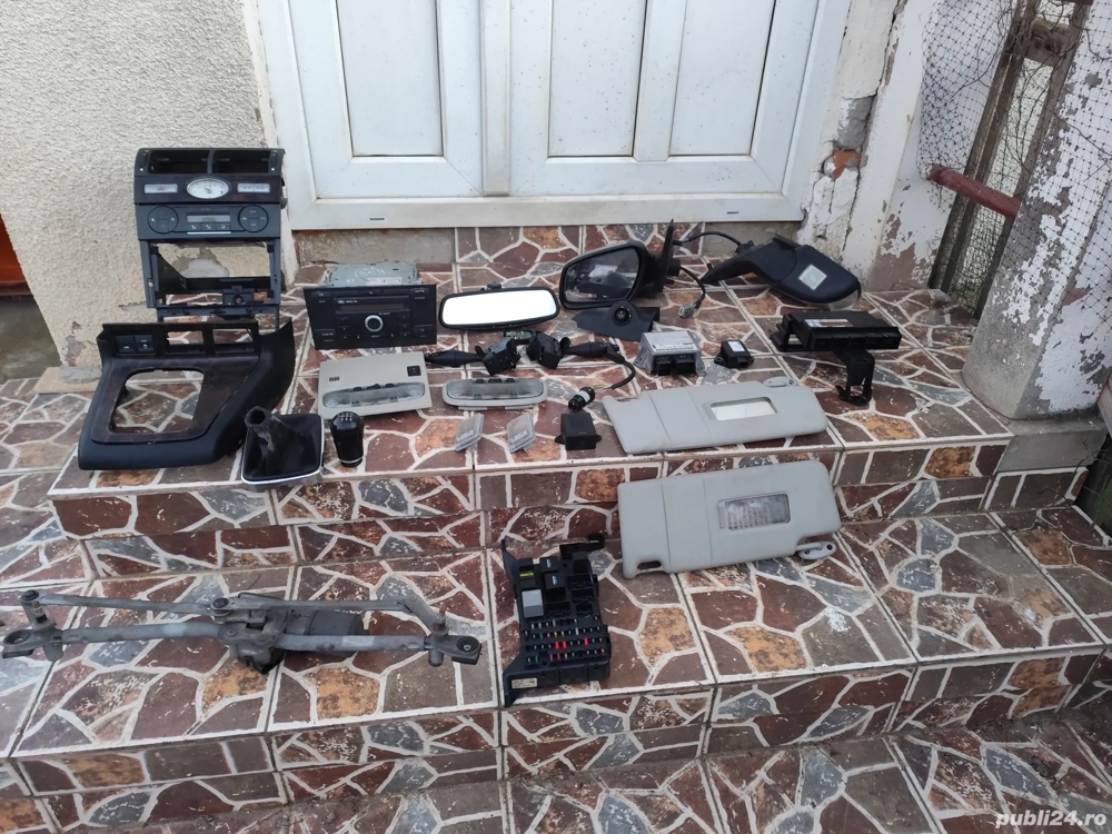 Elemente interior Ford Mondeo mk3 din 2004 break diesel.