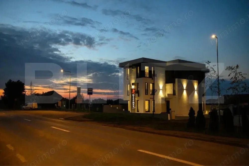 De vânzare  Hotel si afacere la cheie cu clientela formată 