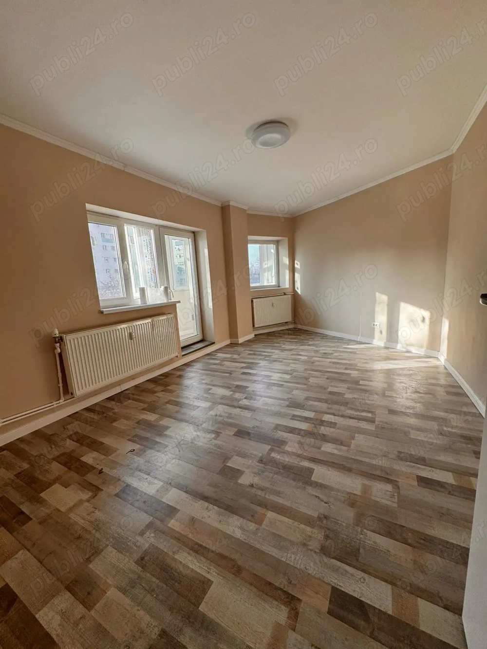 Apartament 3 camere decomandat, 3 min Metrou Apărătorii Patriei