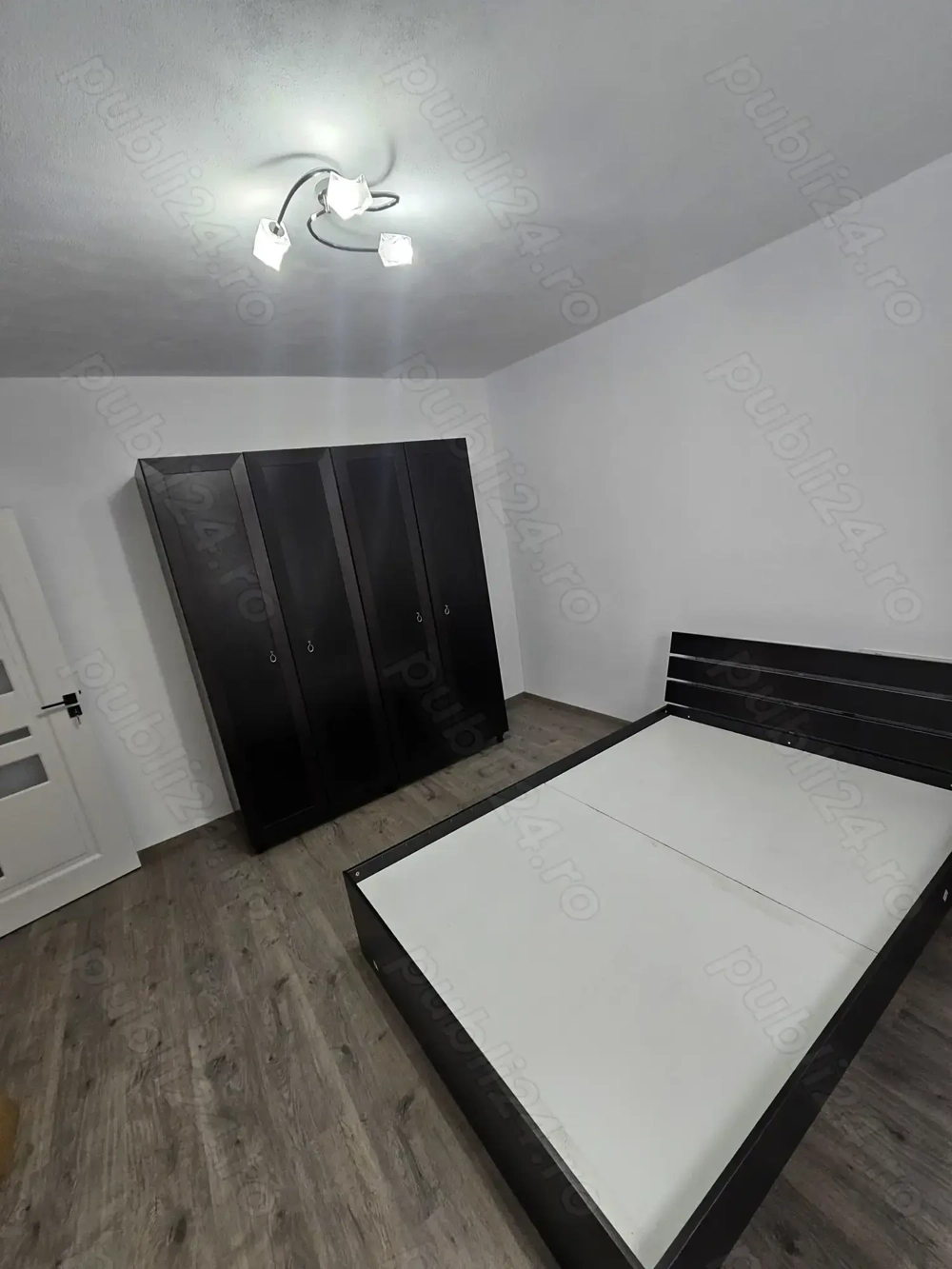 Inchiriez casa zona Blascovici 2 camere+garaj+curte