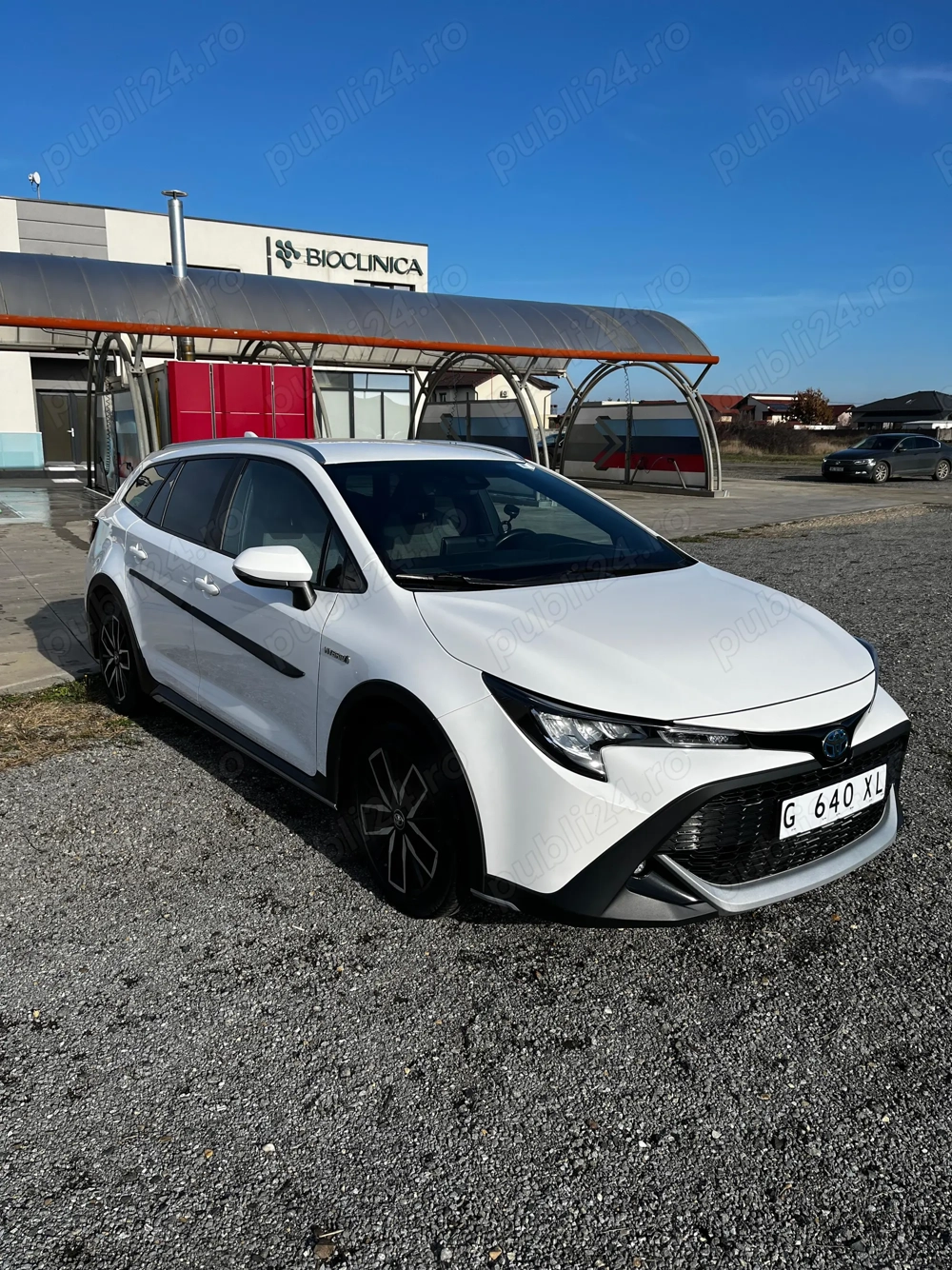 Toyota Corolla 1.8 Hybrid in echiparea speciala TREK