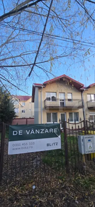 Casa parte din triplex, 80 mp, teren 198 mp, zona Magnolia