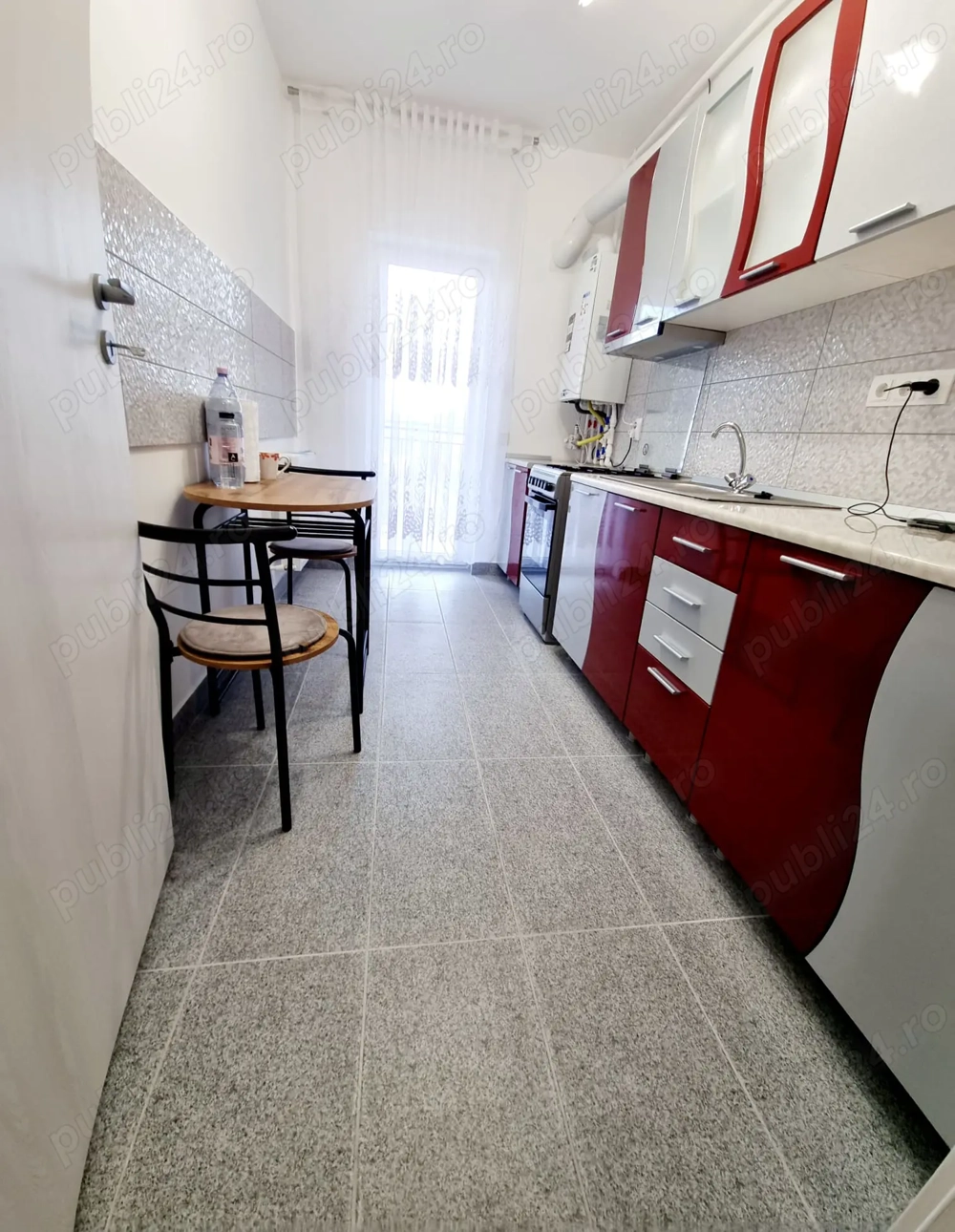 Garsoniera dec, etaj 1, mobilată și utilată, totul Nou, loc parcare cadastrat, Mutare Imediata