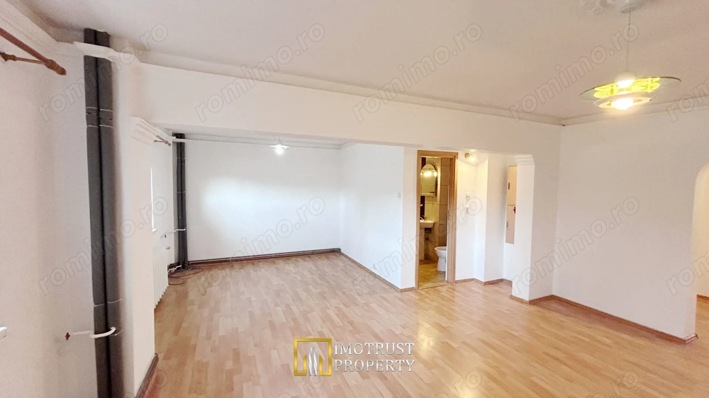 De vanzare apartament 4 camere, Arad
