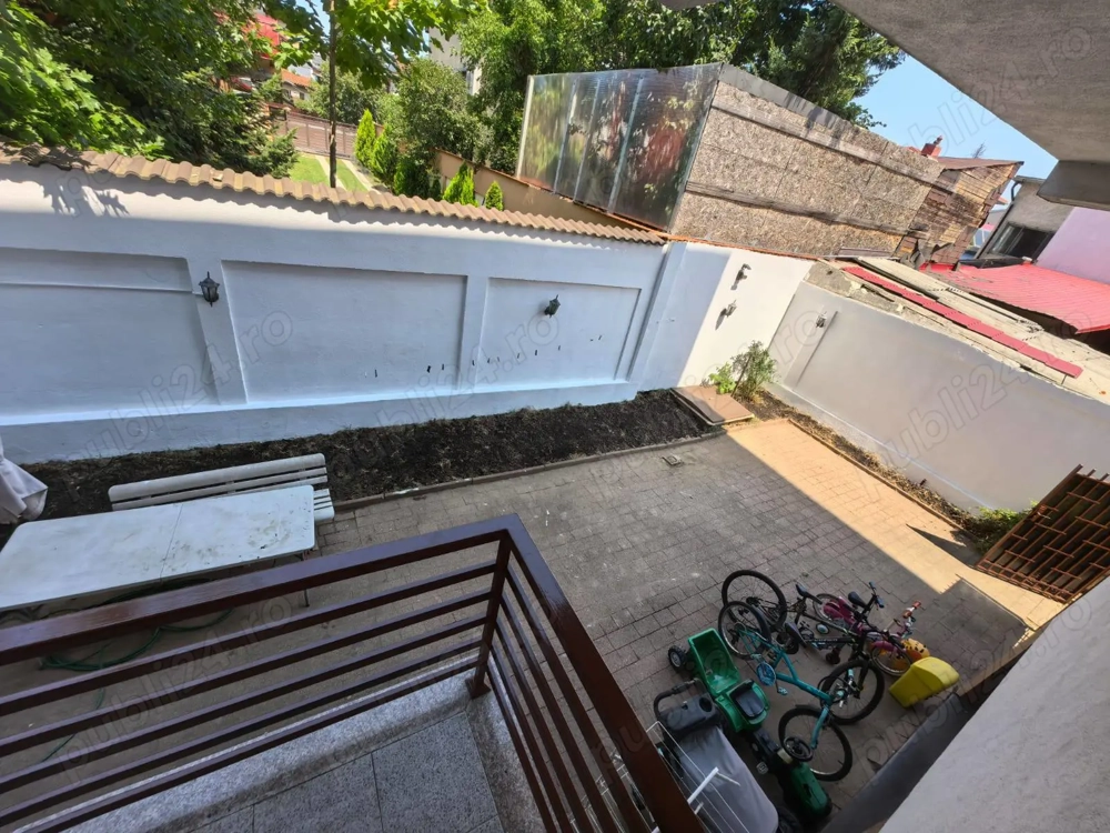 Vand ap. 3 camere + curte proprie  - lidl   metrou   parc bazilescu