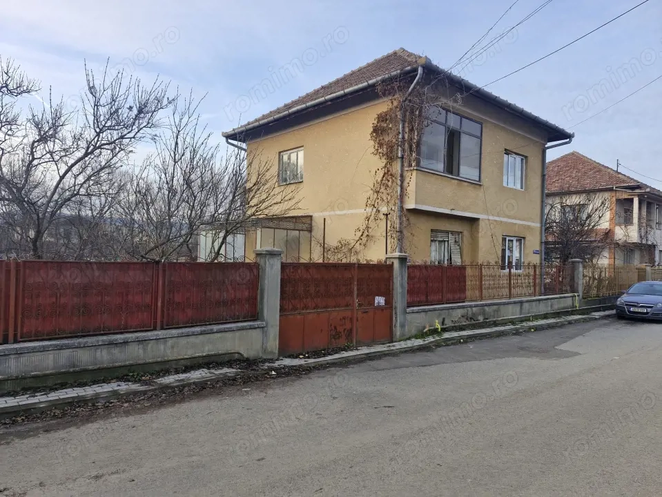 Imobil regim de înălțime p+1, construcție 1986, Cugir