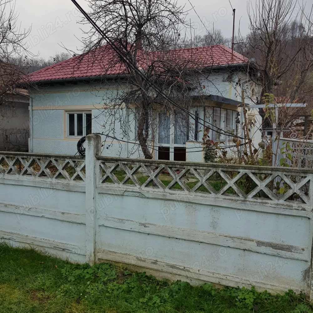 Casa din caramida la tara