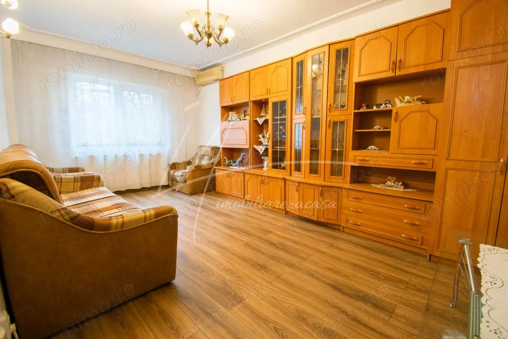 Stefanestii de Jos, 3 camere 70 mp,2 bai,centrala proprie,etaj 1/2,Comision 0%