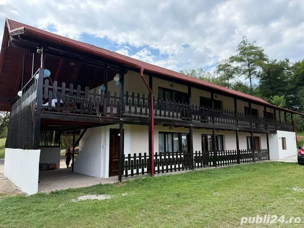 inchiriez cabane si capsula panoramica