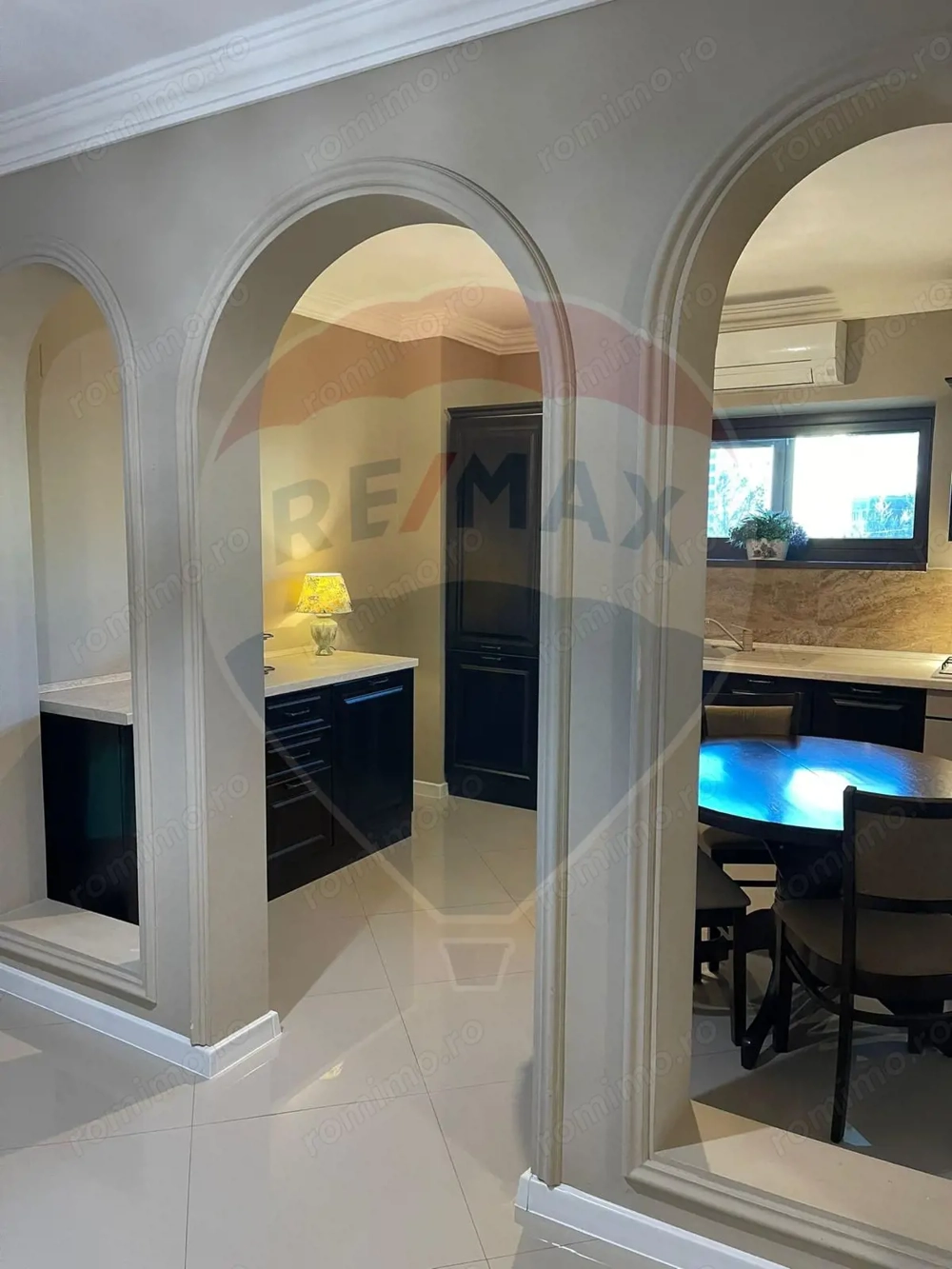 Apartament cu 2 camere de închiriat în zona Central