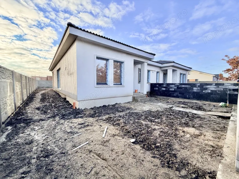 Duplex despartit prin camera tehnica - 81 mp - Mosnita Noua 