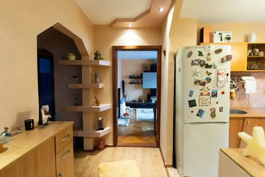 Bucovina - Torontalului 3 cam decomandat etaj 2 centrala proprie gaz