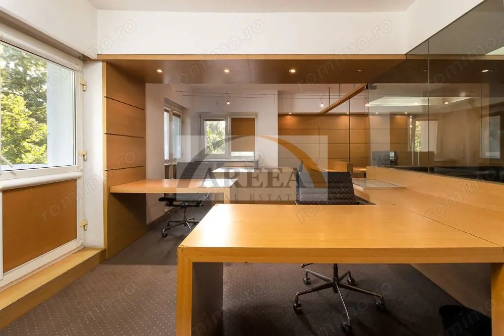 RAR SI  ELEGANT - UNIRII FANTANI - 5 camere de vanzare