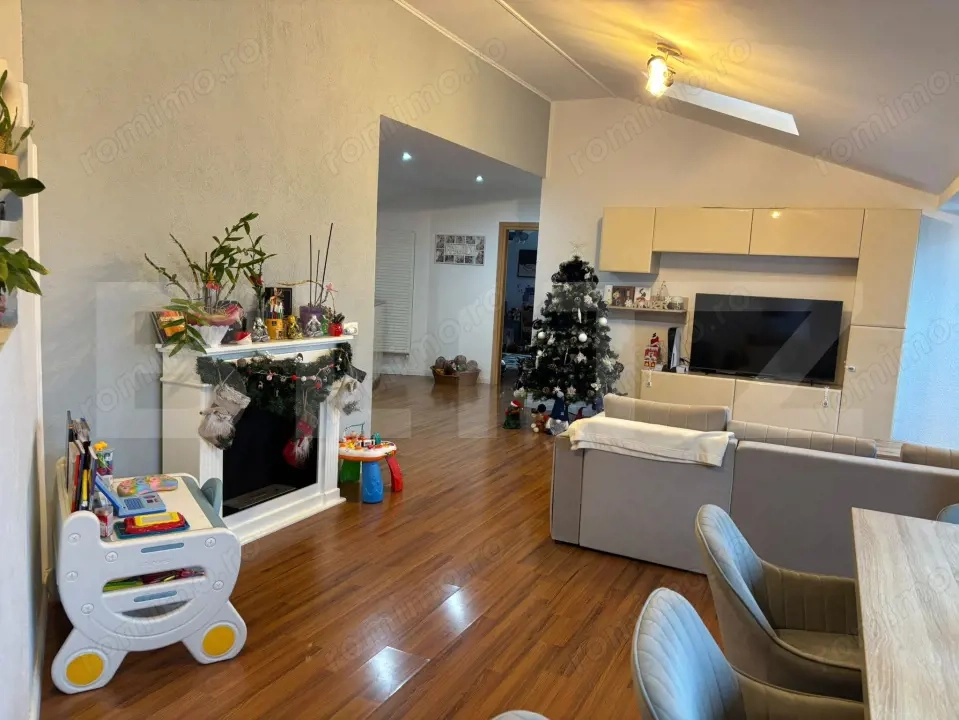 Apartament 3 camere, 117 mp, zona Baritiu