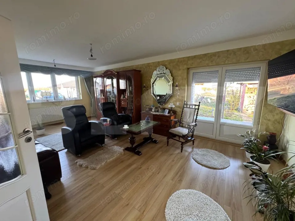Casa de vanzare, 190 mp, teren 600 mp, zona Amatiului