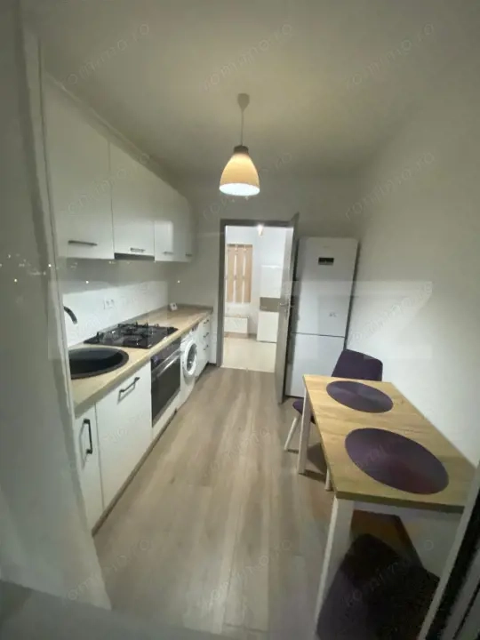 Apartament cu 3 camere, 79 mp, etaj 2, zona Penny