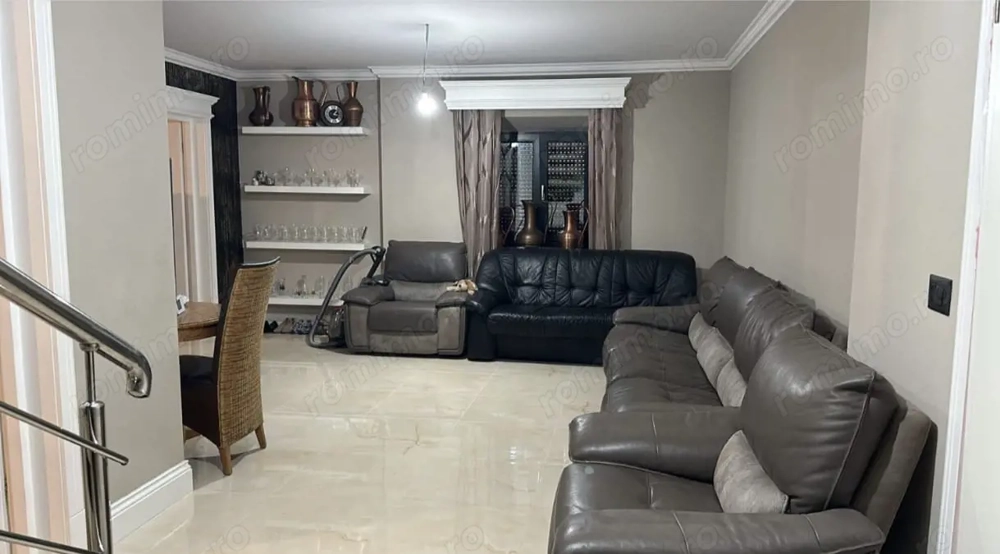 Casa cu 8 camere, 750 mp teren , Radauti