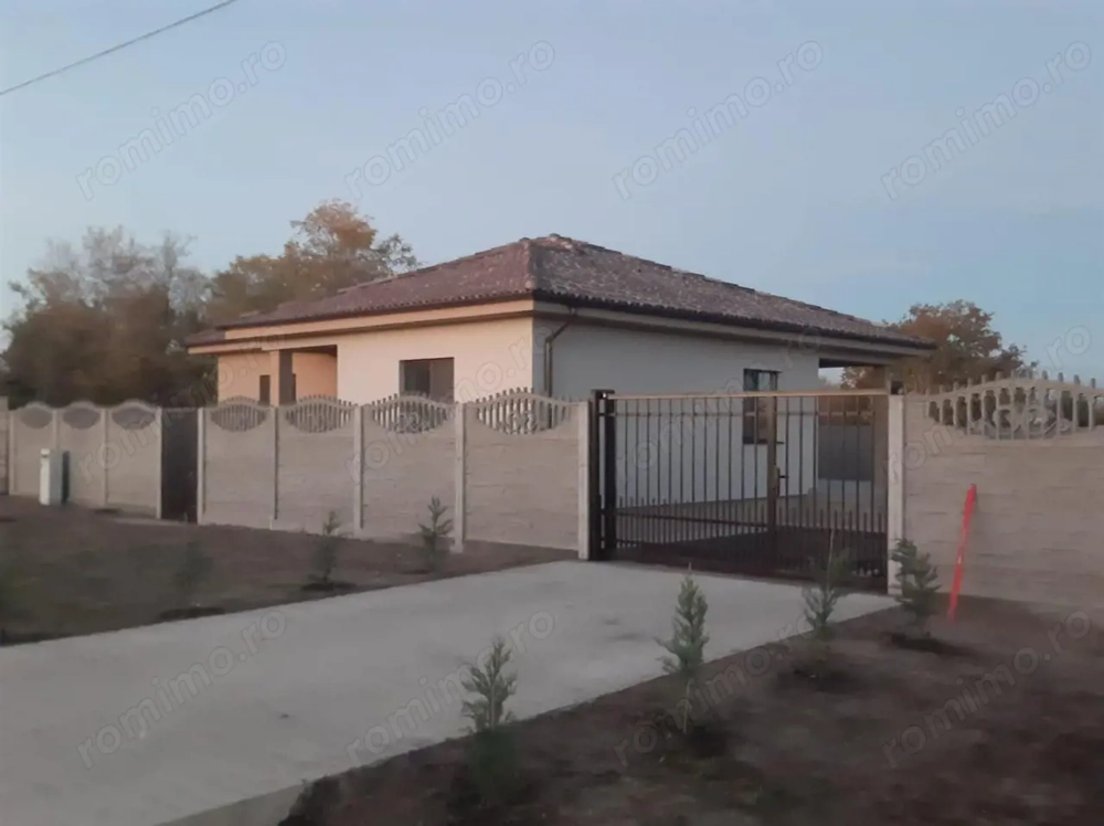 Casa individuala com Peciu Nou-  loc. Dinias