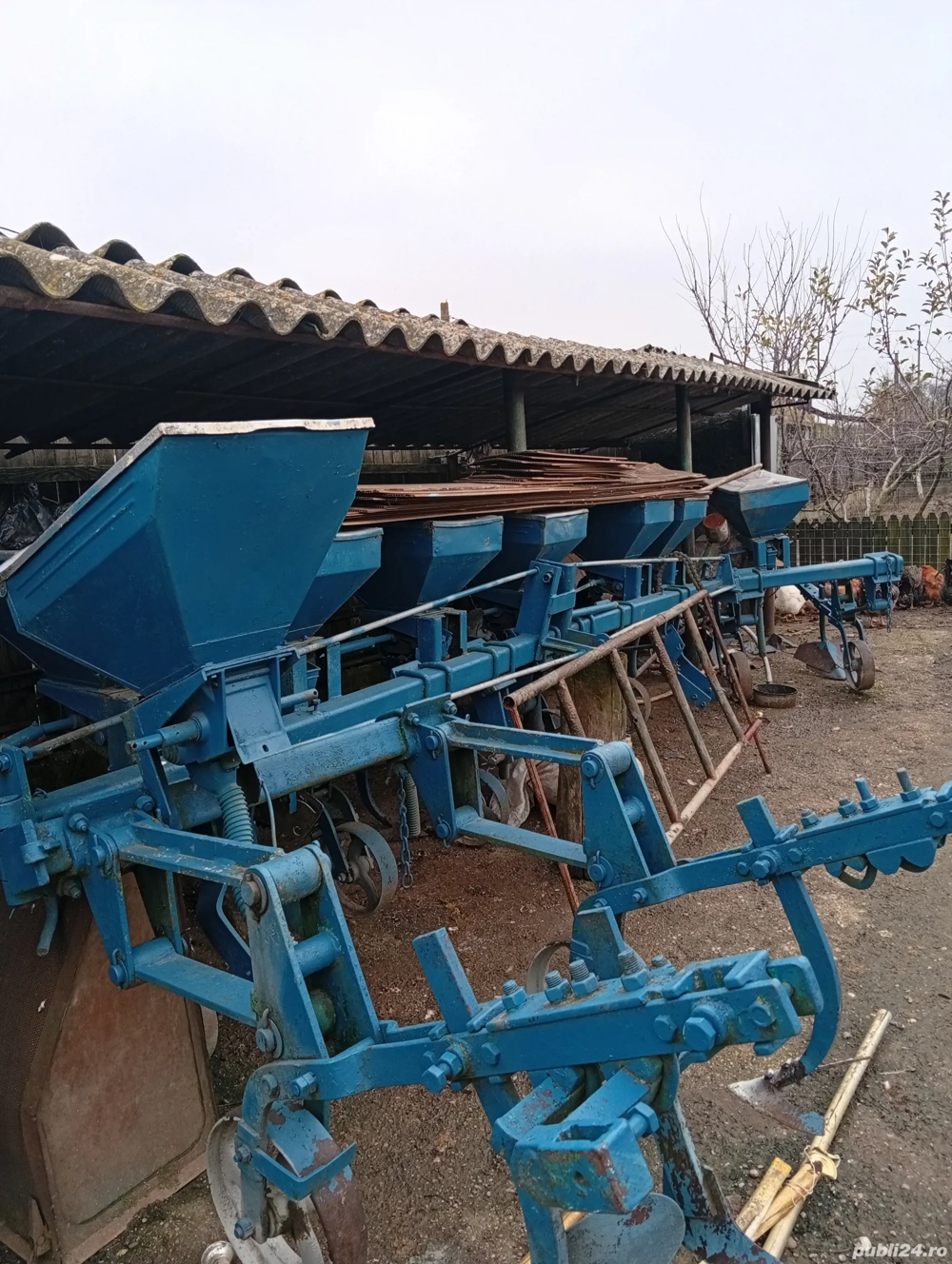 Cultivator  Prasitoare cu cutite raritat cu 8 sectii