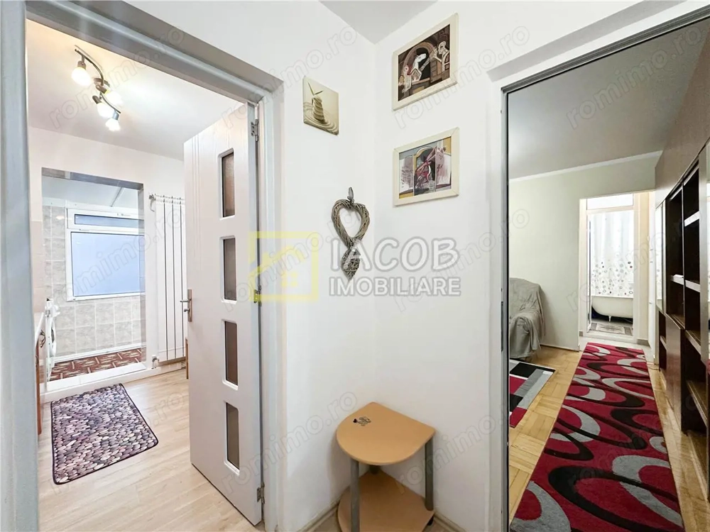 Apartament 2 camere | Semidecomandat |Parter