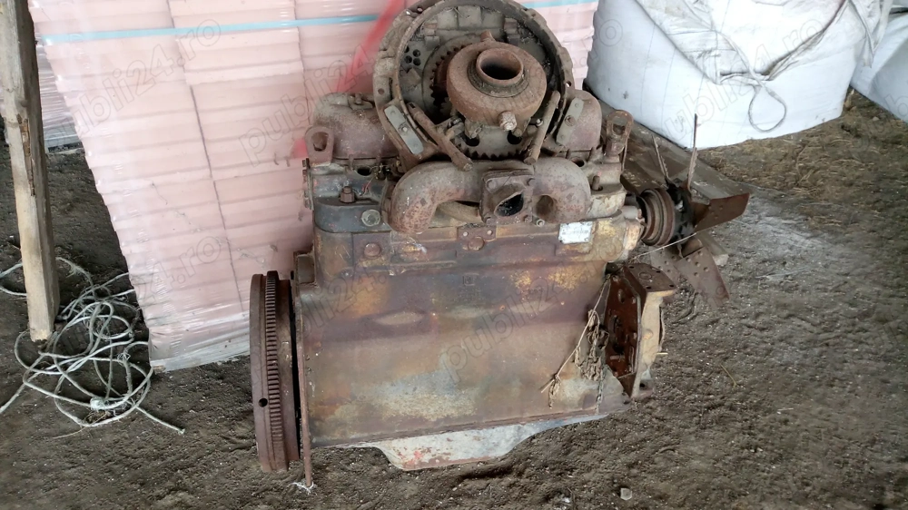 Motor buldozer tractor U650