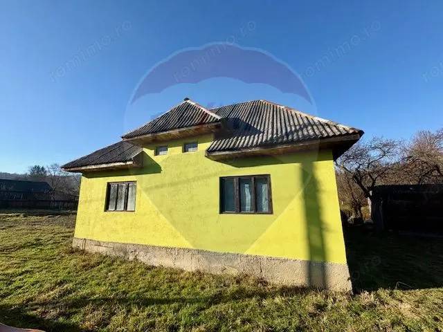 Casă cu 3 camere in Sarbi,Maramures