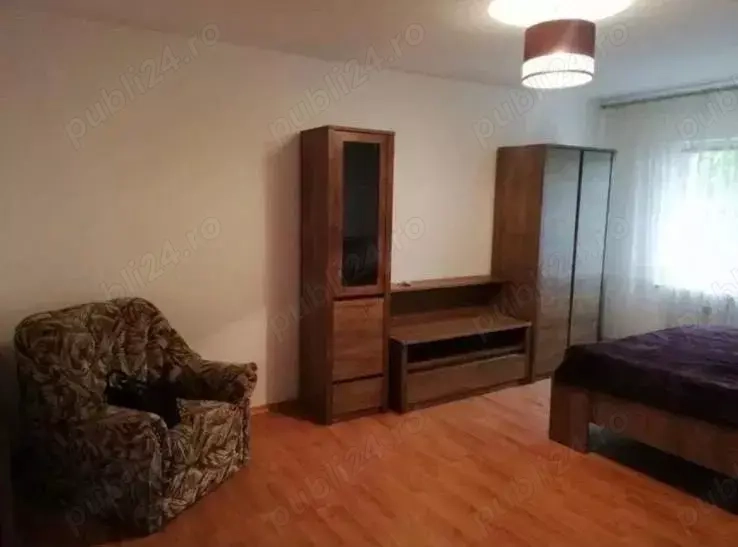 Apartament 1 camera D, Palatul de Justitie, Podul de Fier