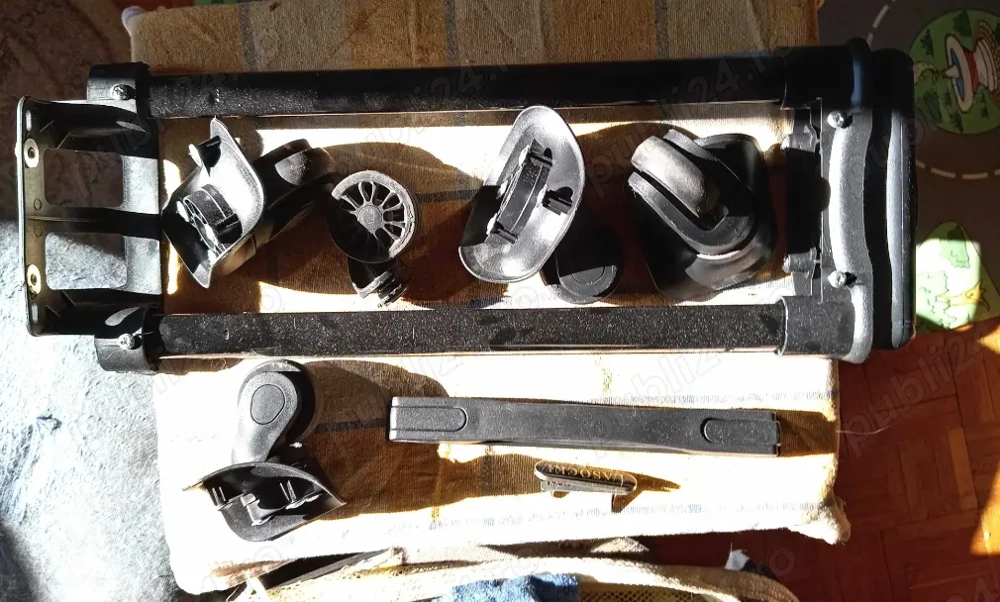 Troler 4 roți, mânere