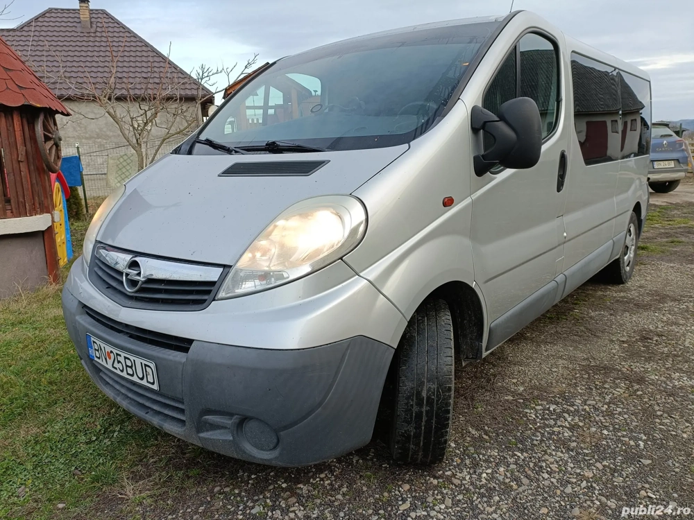 Vând Opel Vivaro 
