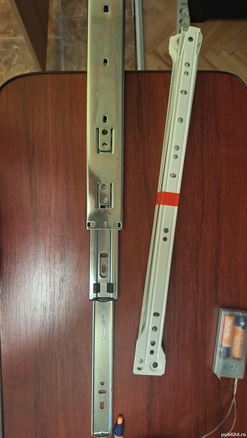 Glisiere soft close și normale 
