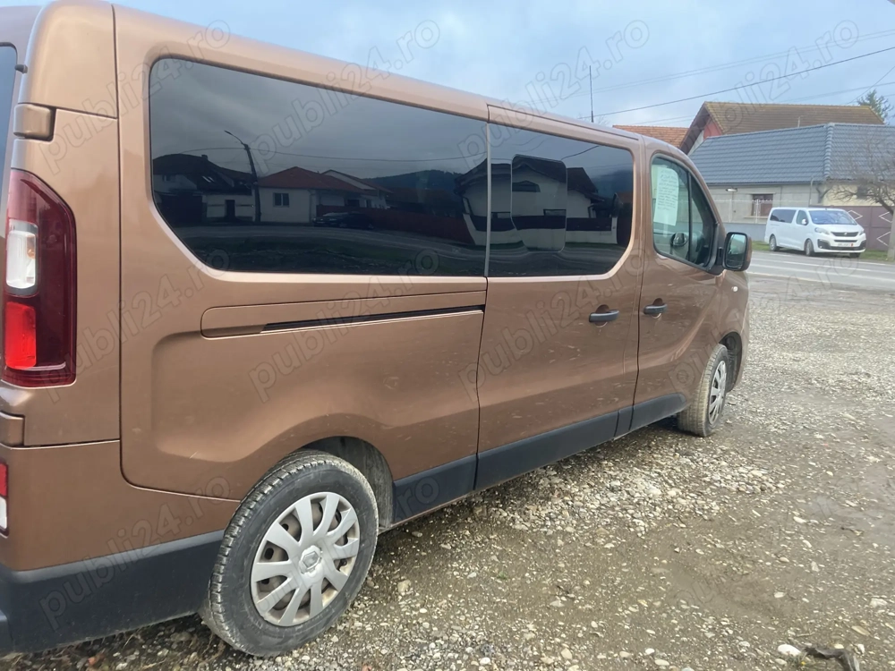 Vand renault trafic 8+1 lung