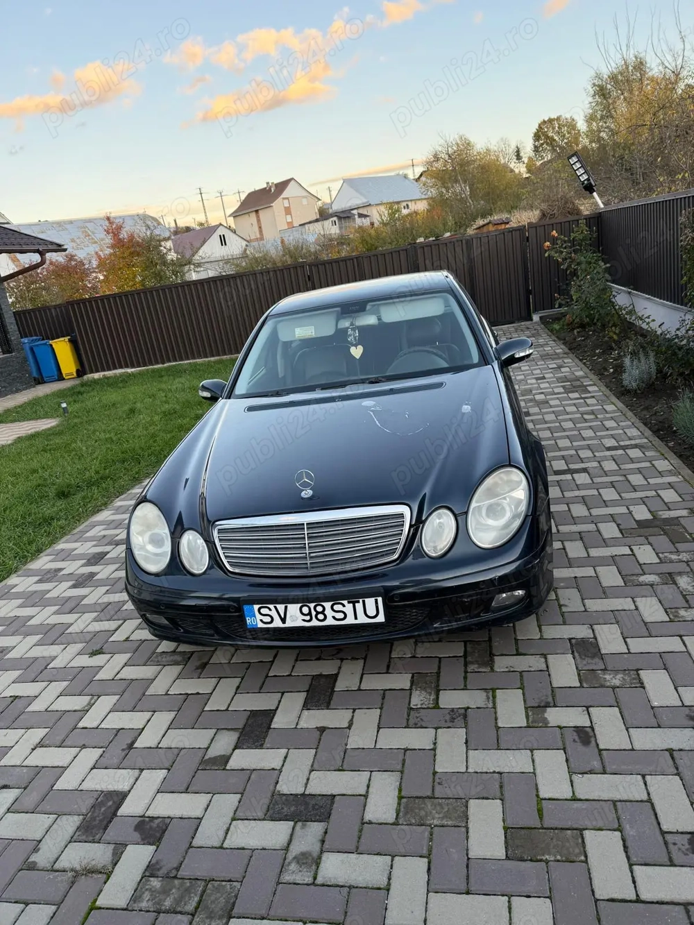 Vând Mercedes E class din anul2004 motor 2.2 km 320000