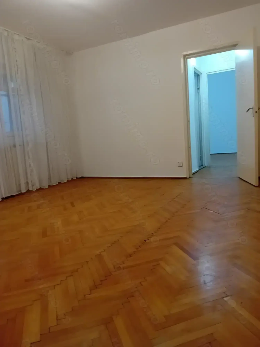 Proprietar vând apartament 2 camere 50 mp,aproape de Spitalul Județean 