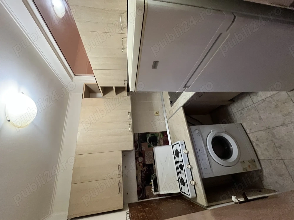 Închiriez Garsonieră