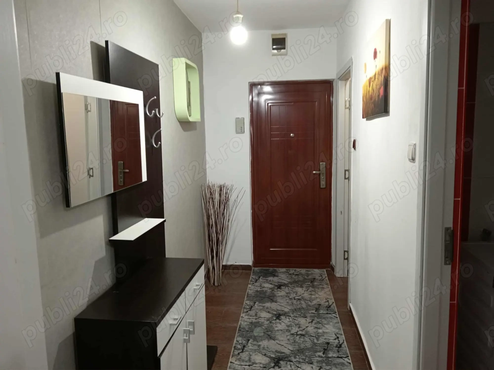 Inchiriez apartament