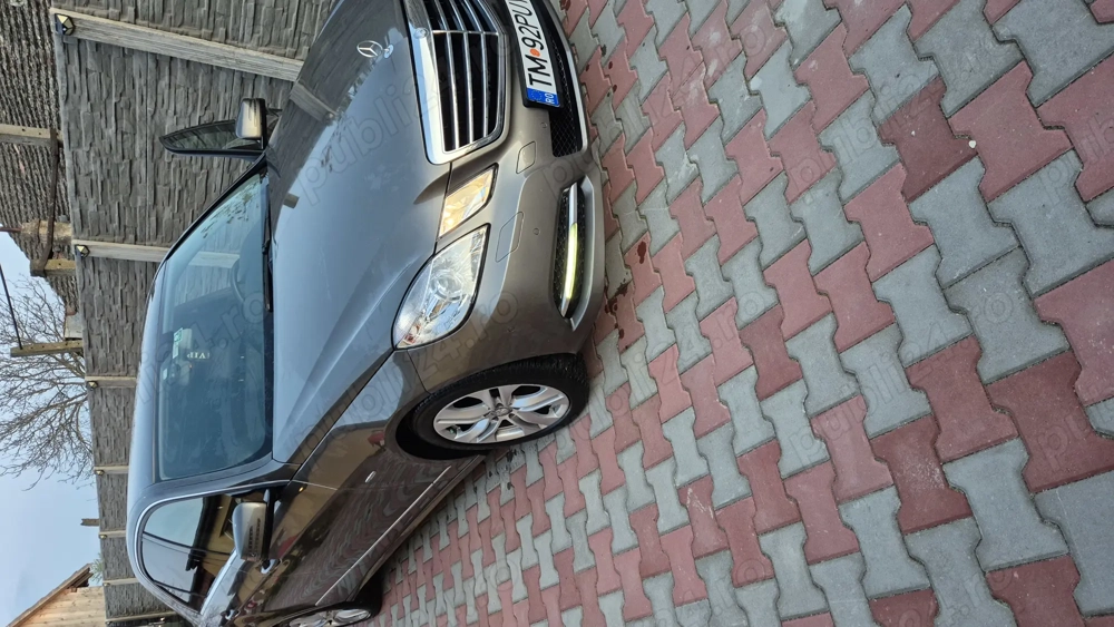 Vând mercedes e 200