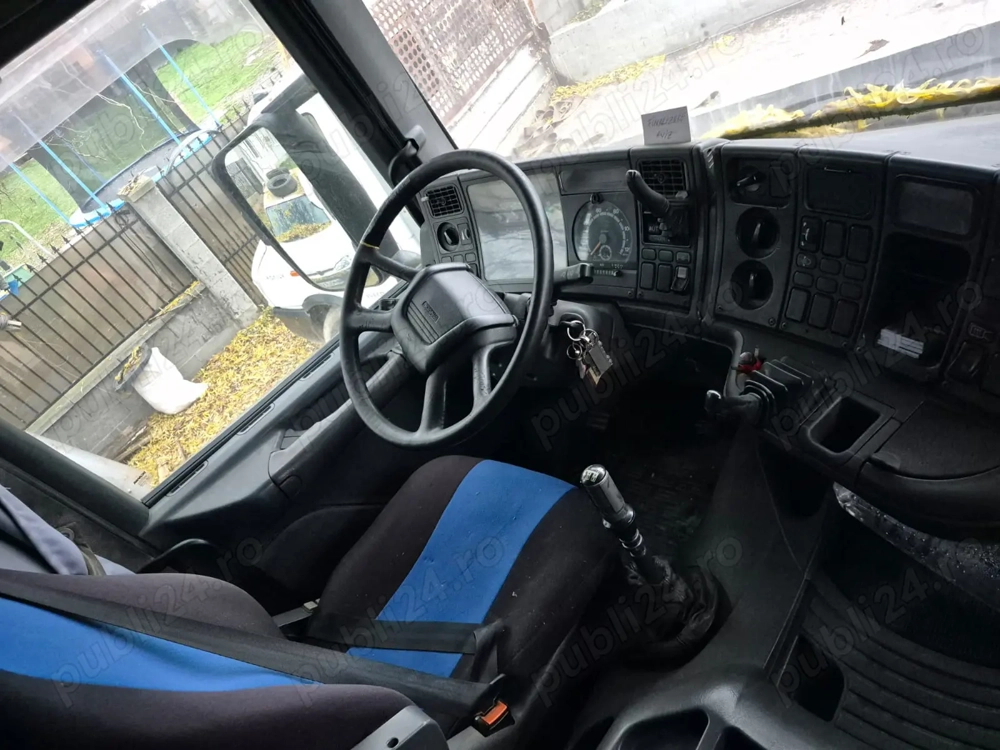 Vând camion Scania cu macara. 