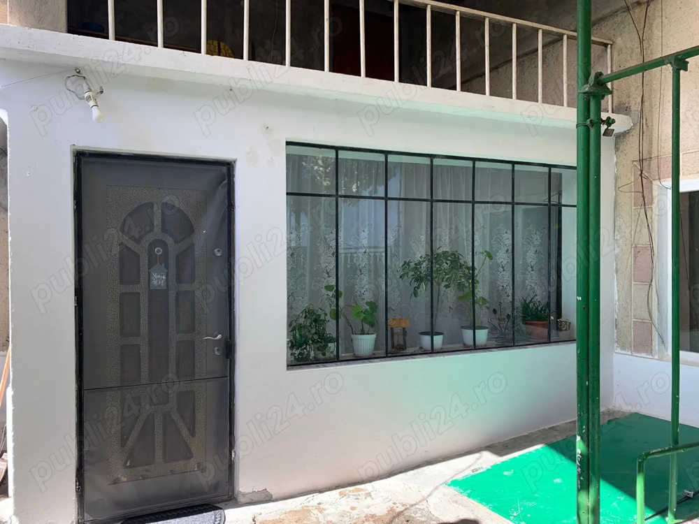 Casă individuală spațioasă de vânzare