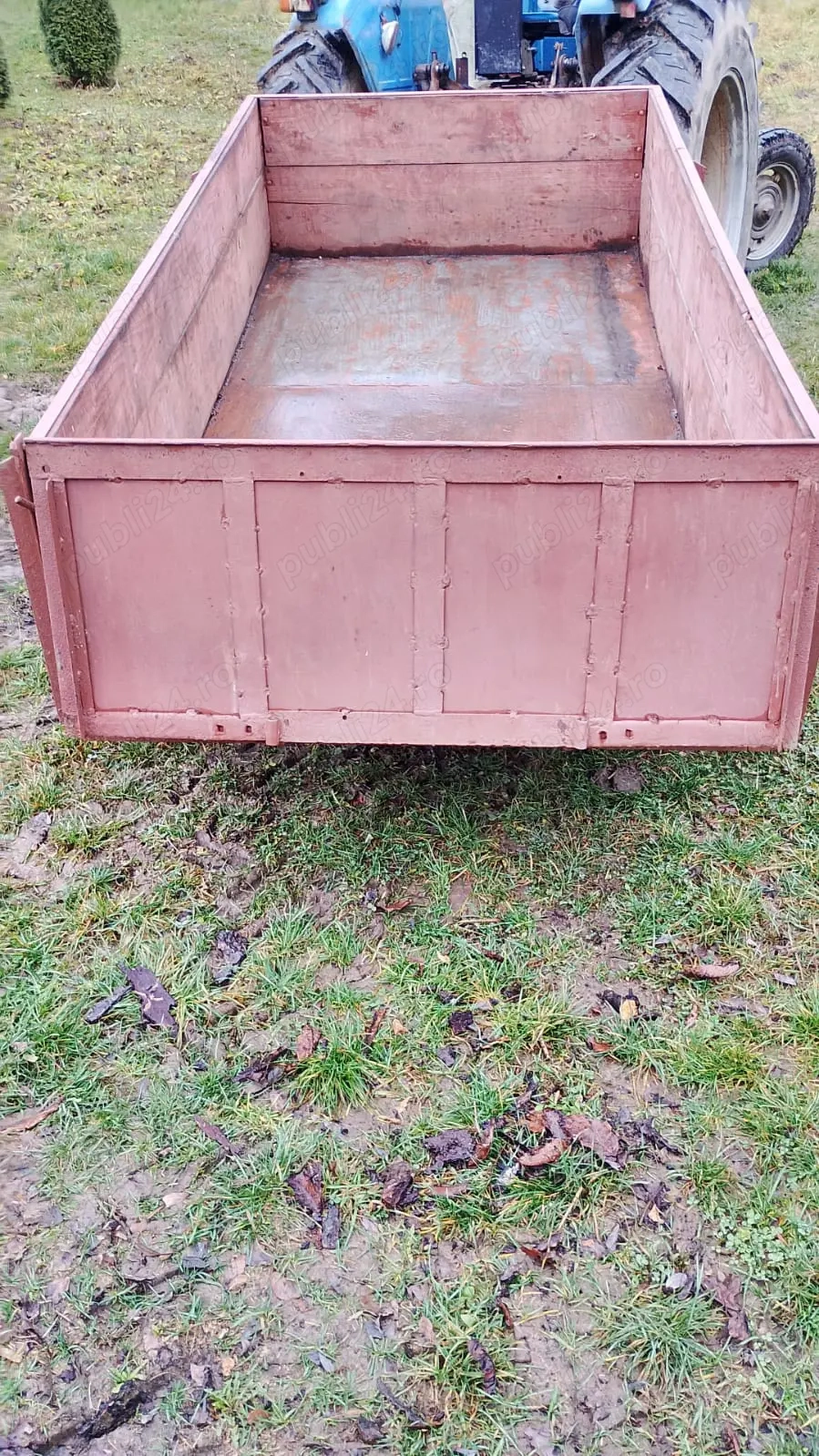 Vând remorcă basculanila