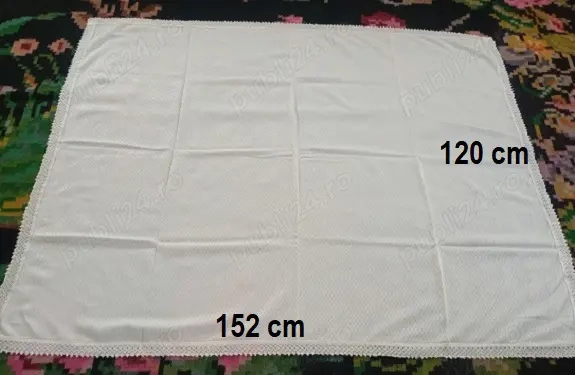 fata de masa alba impecabila 152 cm x120 cm