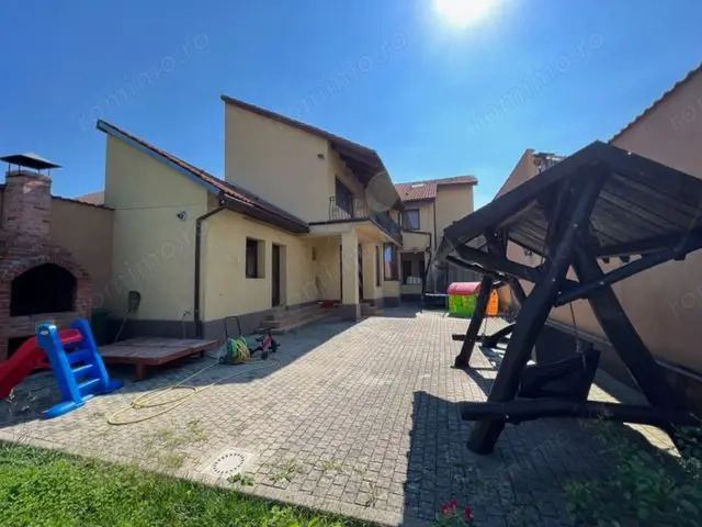 Casa moderna P+1E+M Lugoj 511mp