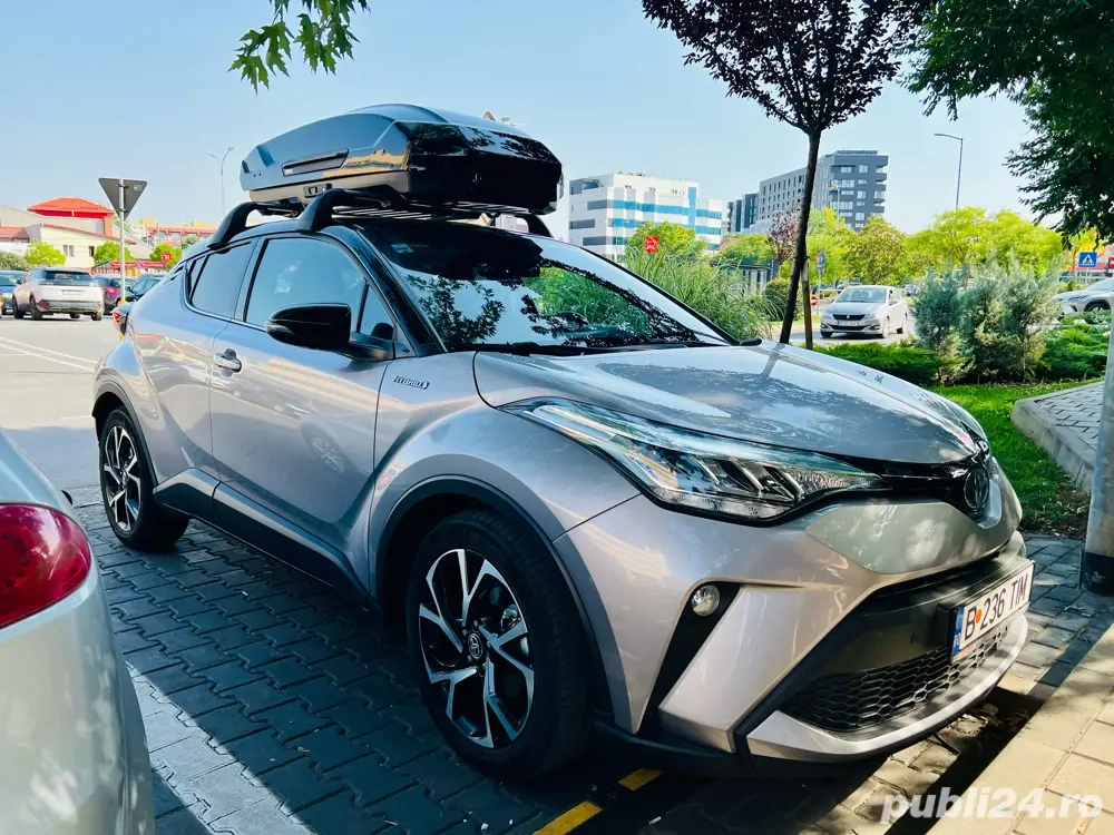 Toyota CHR full hibrid in garantie 2027 si baterie 2031