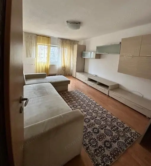 Apartament 2 camere decomandat | Zona Lunei 