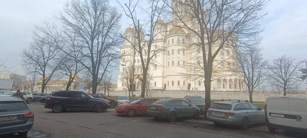 Spațiu Cafenea, Salon Cos., Cab.Stomat. !Vis a vis de Catedrala Neamul