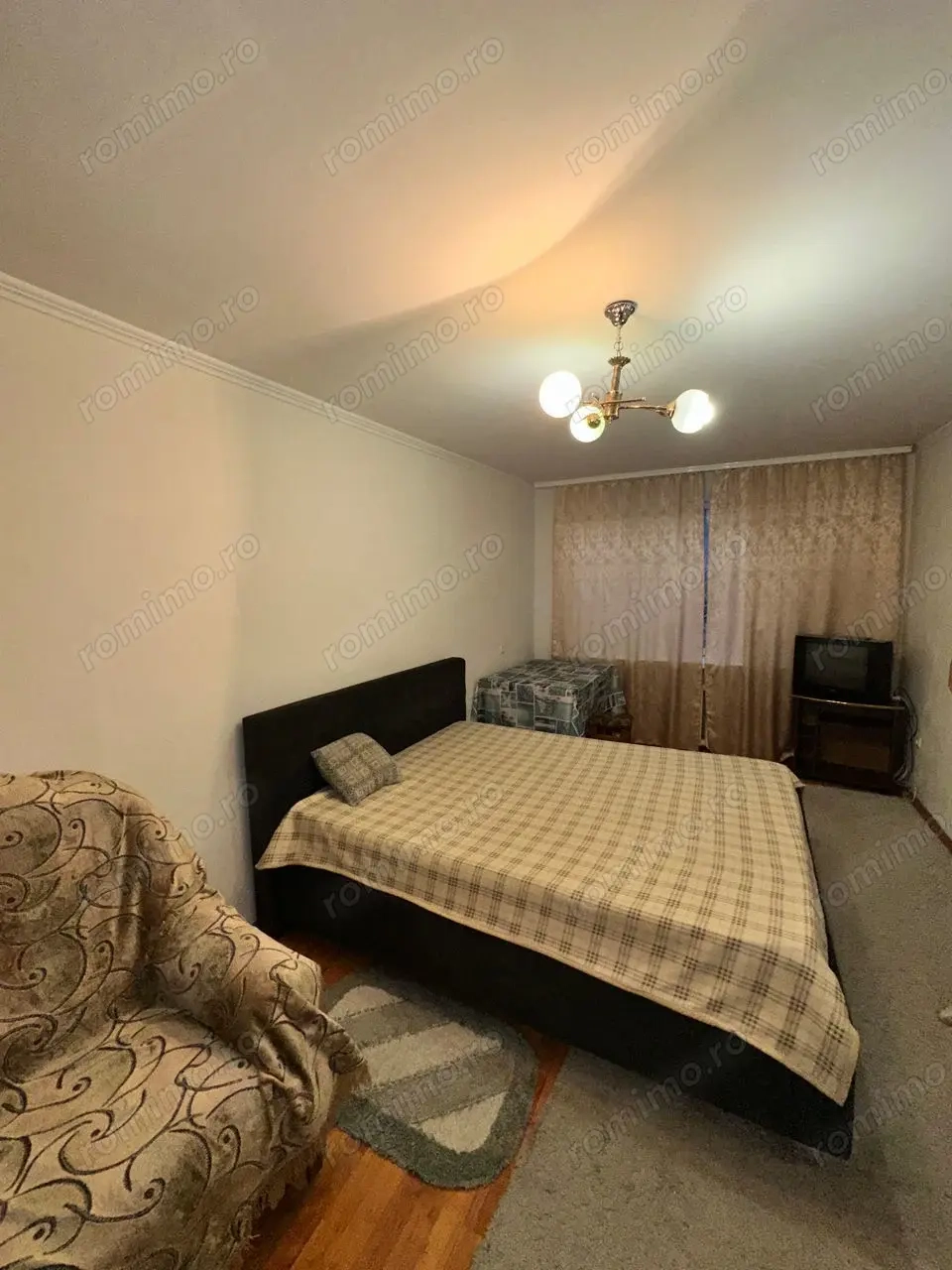 Garsoniera zona Universitate 