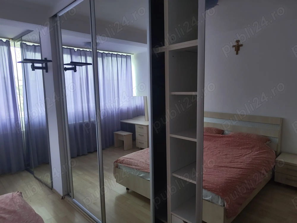 Vând apartament cu 3 camere, tip B, în Oradea, cartier Rogerius
